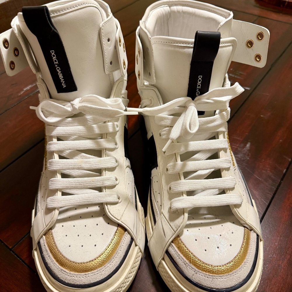 DOLCE & GABBANA HIGH TOP MENS WHITE SNEAKERS WITH GOLD TRIM - Picture 2 of 4